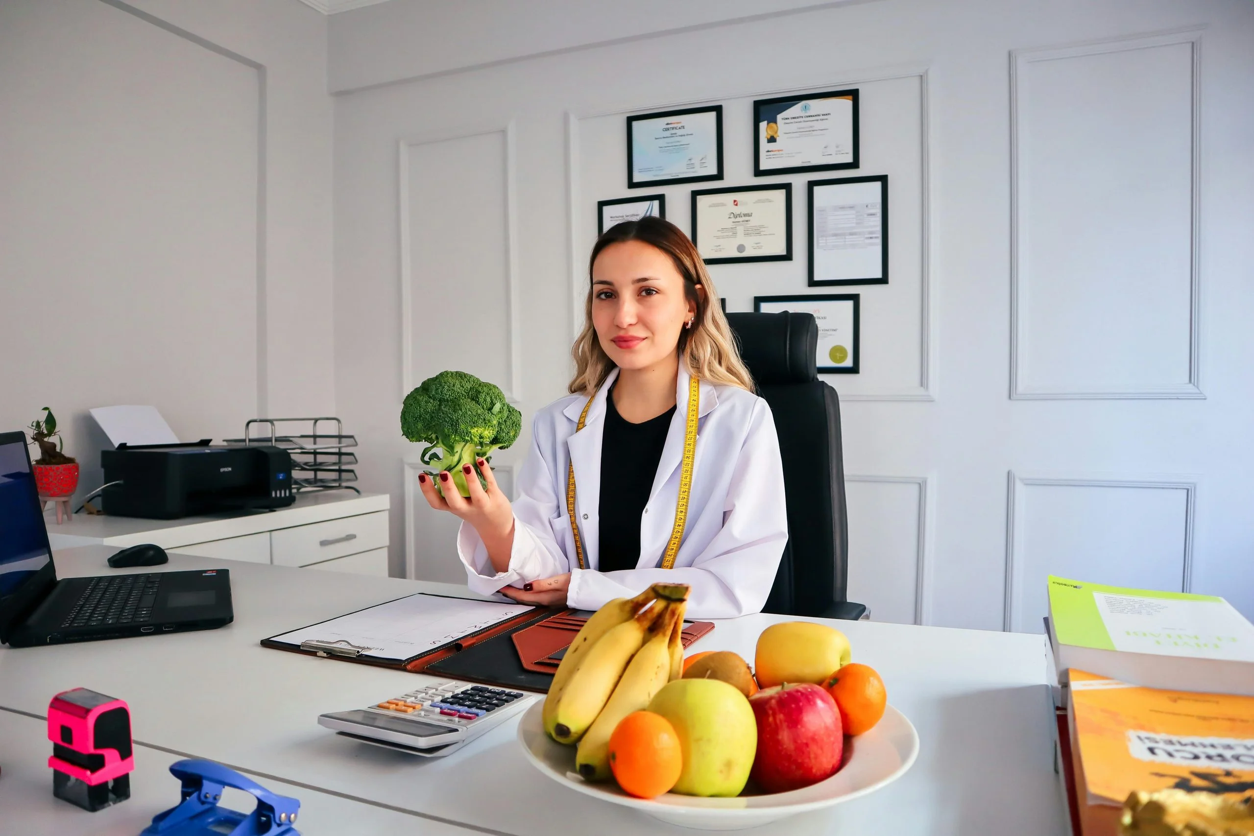 Quais os principais equipamentos que preciso para iniciar meu consultório de nutrição?